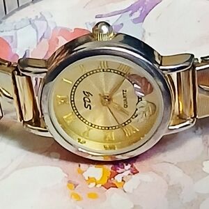 SDG 12K Black Hills Gold Leaves Watch With Golden Expansion Band